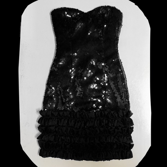 Prom or Homecoming Dress - Picture 3 of 6